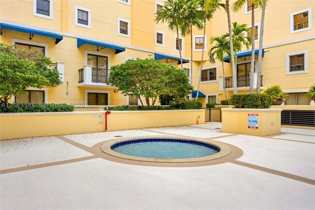 Foto del edificio - 8390 SW 72nd Ct