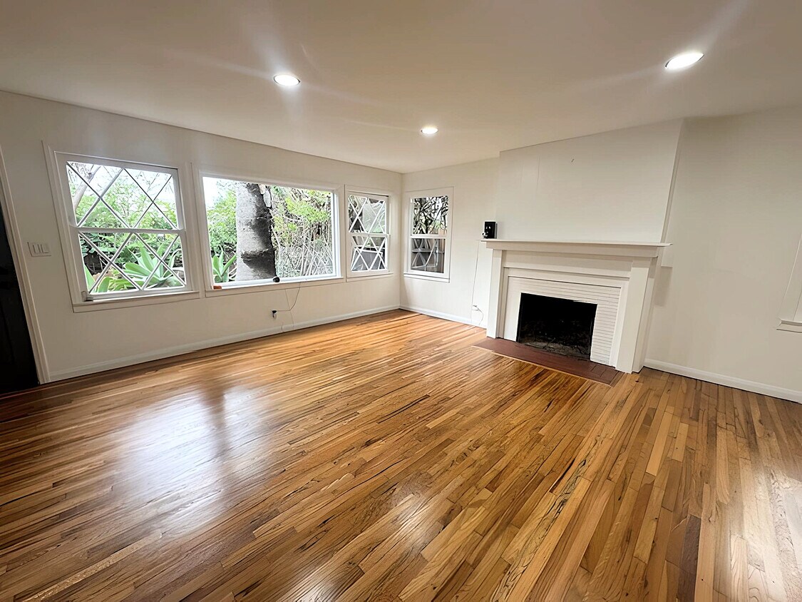 Primary Photo - 2416 Boone Ave