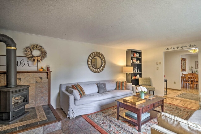 Foto del edificio - 148 Diamond Point Rd