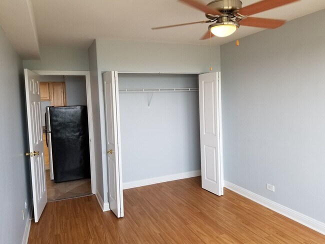 Foto del edificio - 4180 N Marine Dr