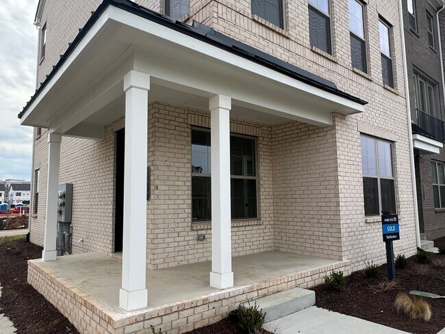 Foto del edificio - Clari Park Townhome