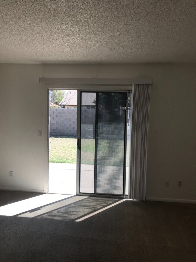 Foto del edificio - Nice 3 bedroom, 2 bath home in great Chand...