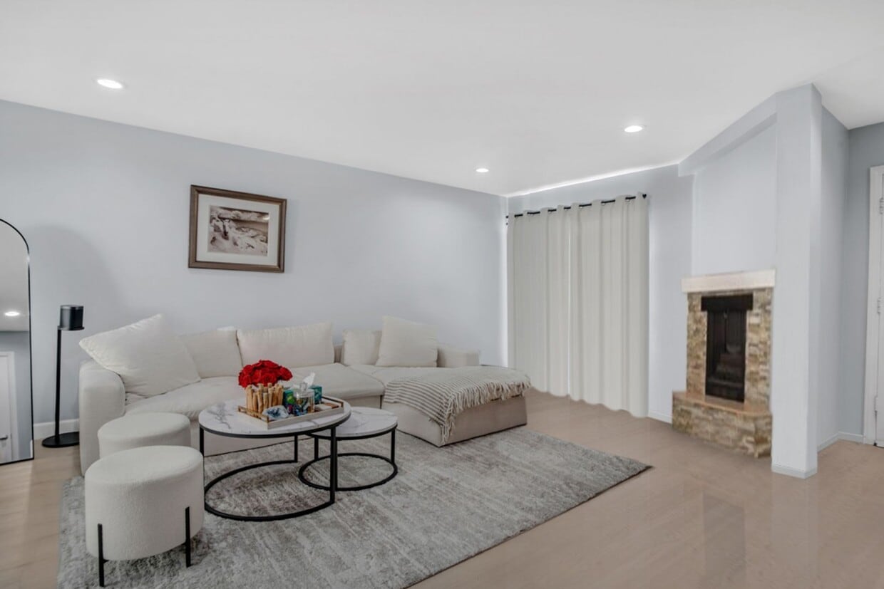 Primary Photo - Remodeled Townhome in Sherman Oaks!