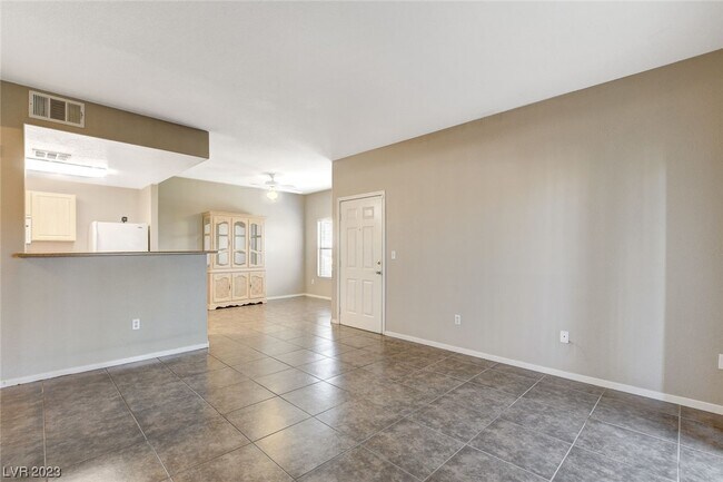 Foto del edificio - 8250 N Grand Canyon Dr