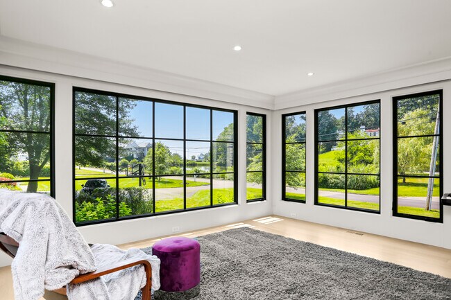 Building Photo - 74 Willowmere Cir