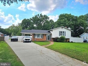 Building Photo - 5918 King James Dr