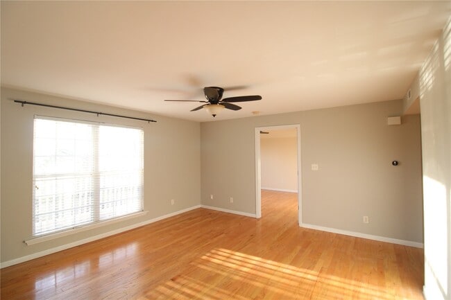 Building Photo - 5123 Welsh Dr