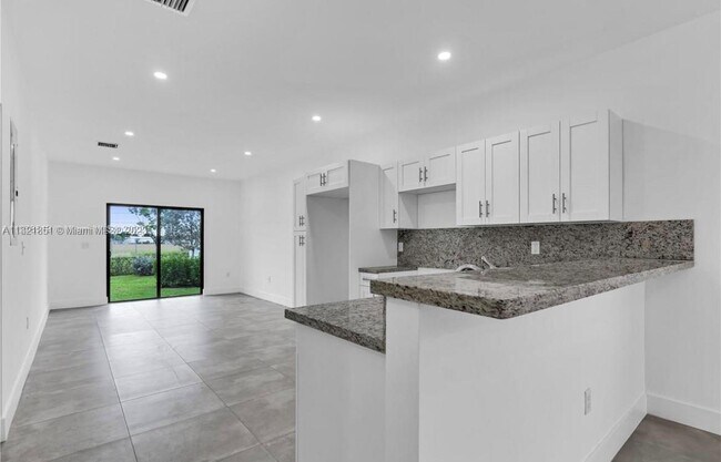 Foto del edificio - 709 SW 11th Ave