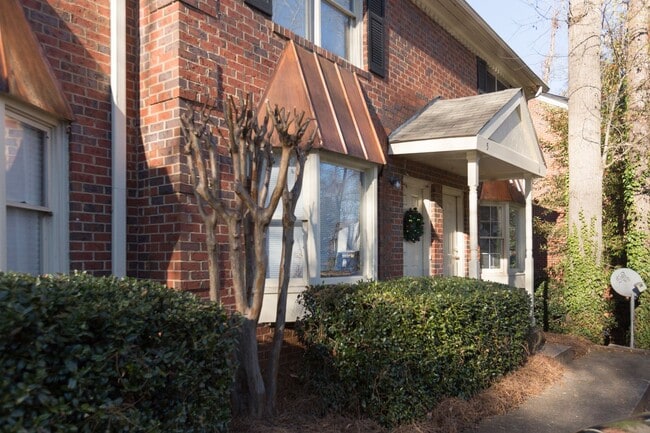 Foto del edificio - 2 BR Townhouse