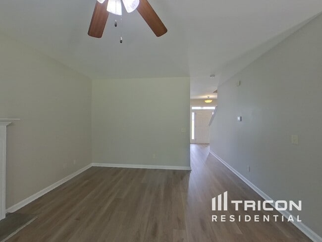 Building Photo - 155 Hickory Hills Dr