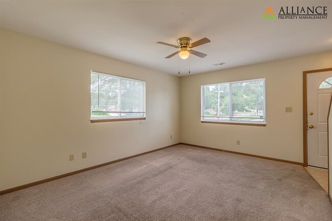 Building Photo - 928 Moro St