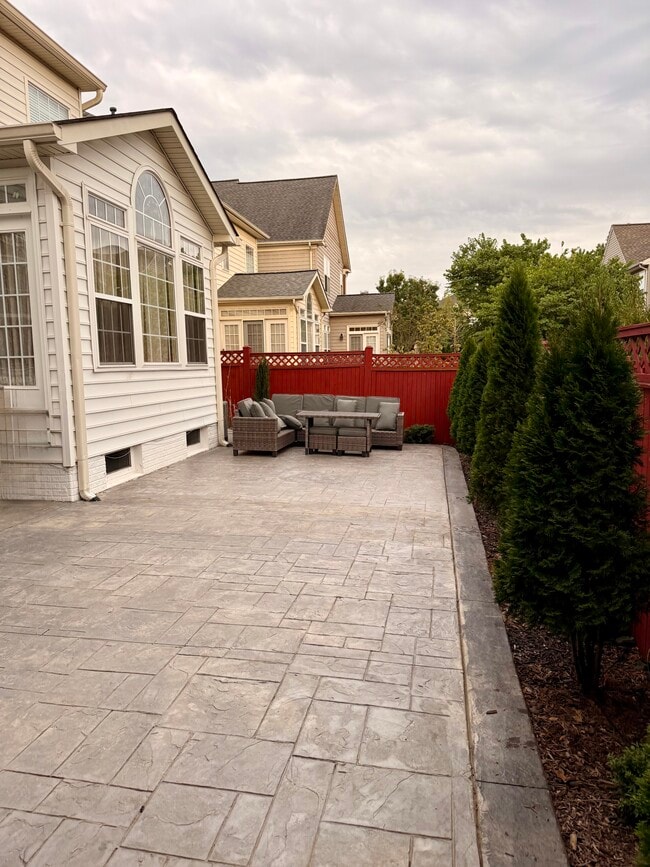Building Photo - 20981 Calais Terrace