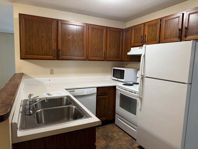 Foto del edificio - 2 bedroom, 1 bathroom in West Lebanon