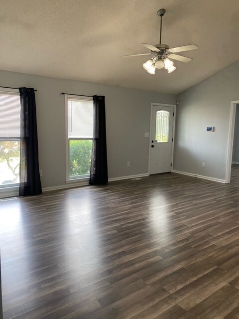 Large and open living room - 217 Oak Valley Dr
