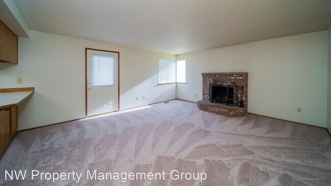 Building Photo - 3 br, 2.5 bath House - 7411 71st Ave NE