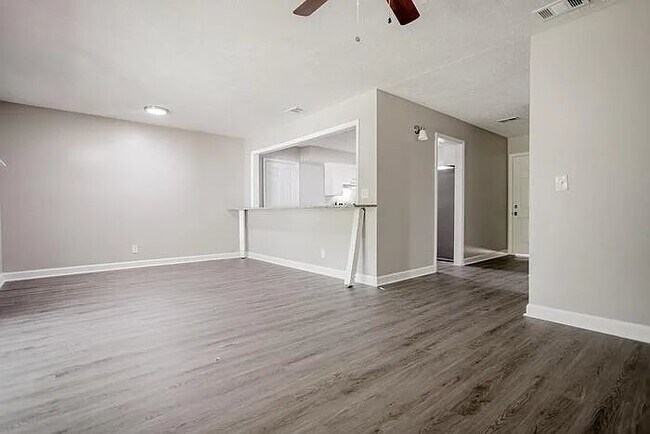 Building Photo - 3225 Mustang Dr