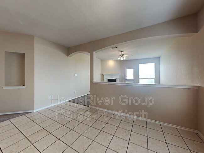 Building Photo - 9429 Navarro St
