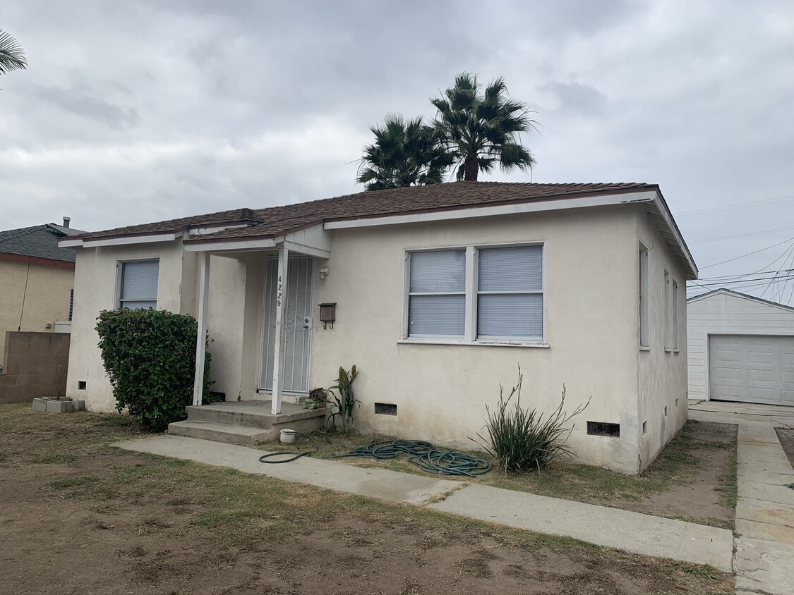 Foto principal - 4229 W 169th St