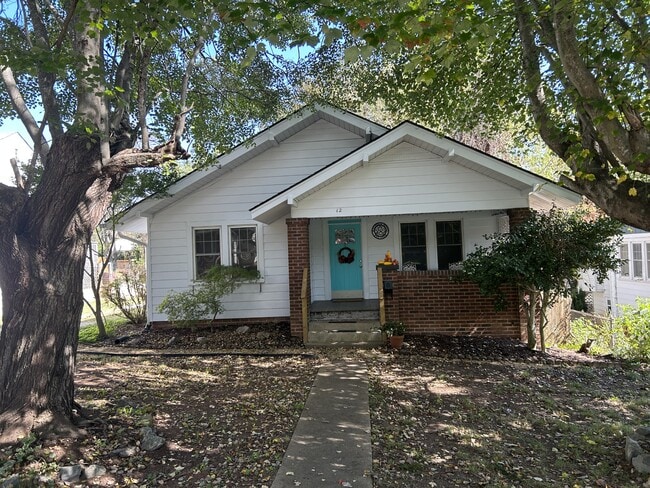 Foto del edificio - 12 Harvard Pl
