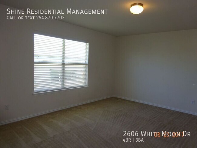 Foto del edificio - 2606 White Moon Dr