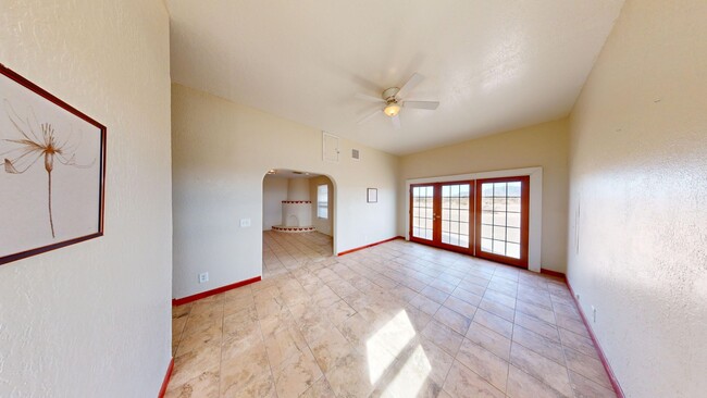 Foto del edificio - 2 Bedroom - 1 1/2 Bath Spacious home