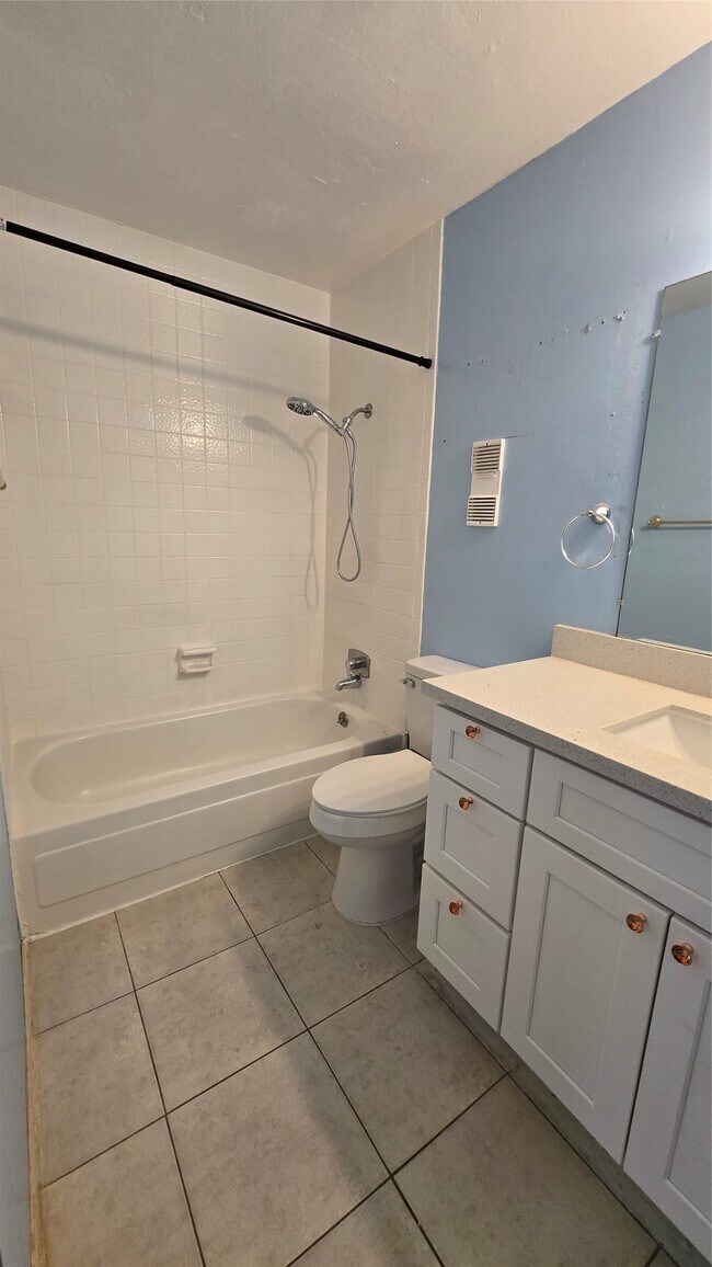 Building Photo - 8427 Hearth Dr