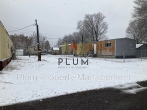 Building Photo - 740 Turner St