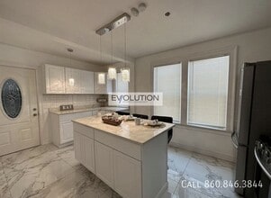 Building Photo - 54 Ward Pl