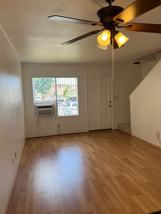 Building Photo - Kulalani Village in Kapolei - 2 Bedroom 1.5 Bath 2 Parking Townhome Unit