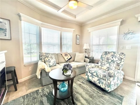 Building Photo - 4637 W Palm Dr