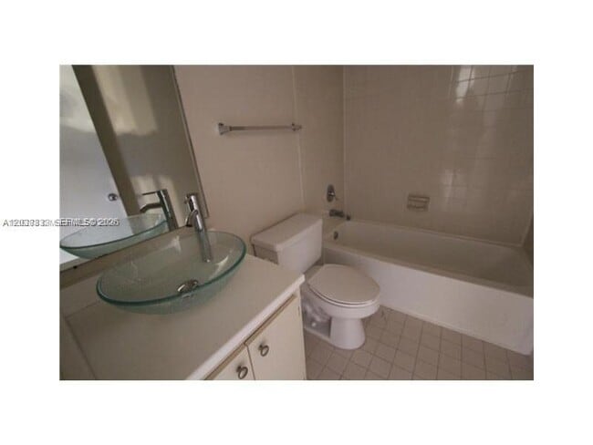 Building Photo - 540 Brickell Key Dr