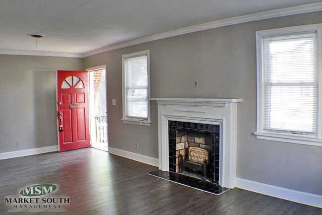 Building Photo - 212 E 46th St