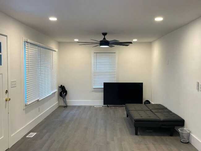 Foto del edificio - 608 Crawford Rd