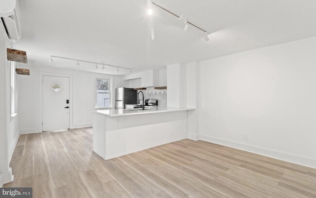 Foto del edificio - 715 E Haverford Rd