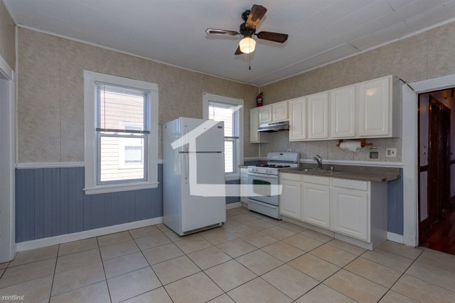 Building Photo - 3 br, 1 bath  - 27 Litchfield St # 28-3
