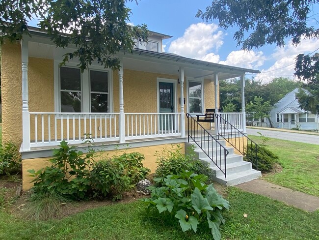 Building Photo - 719 Altavista Ave