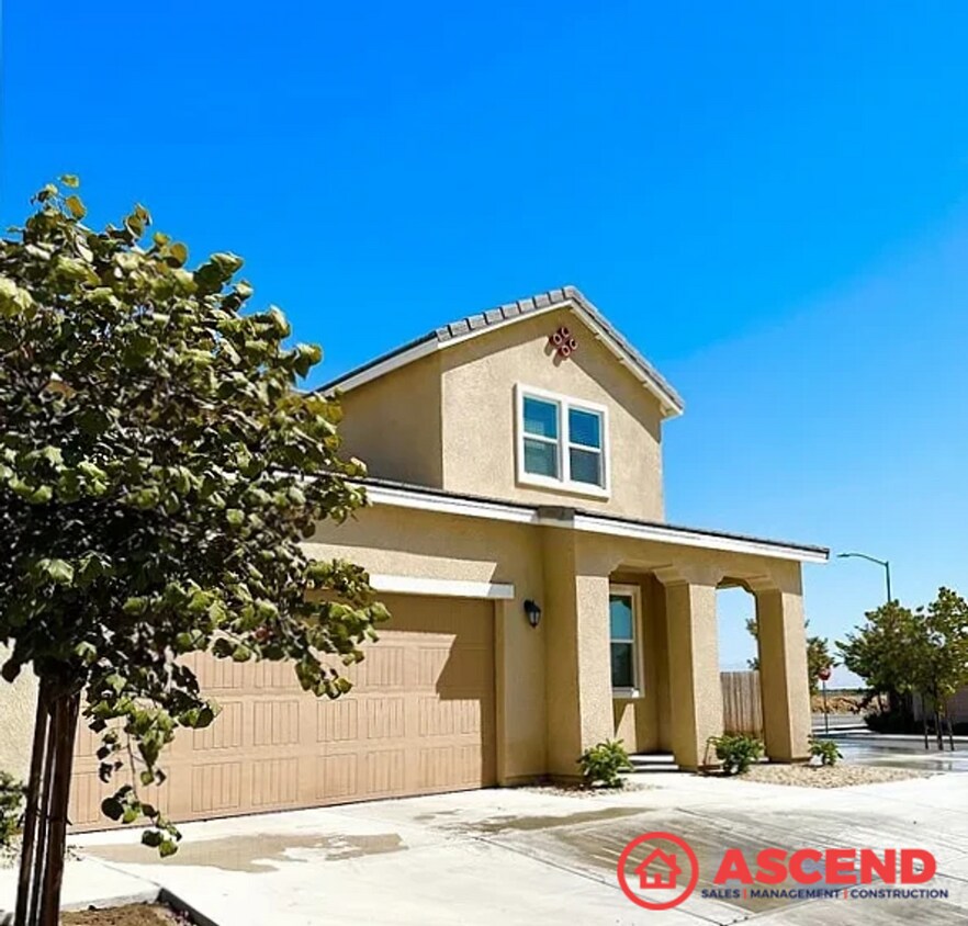 Foto principal - 3 Bedroom Home Off Mountain Ridge and Taft...