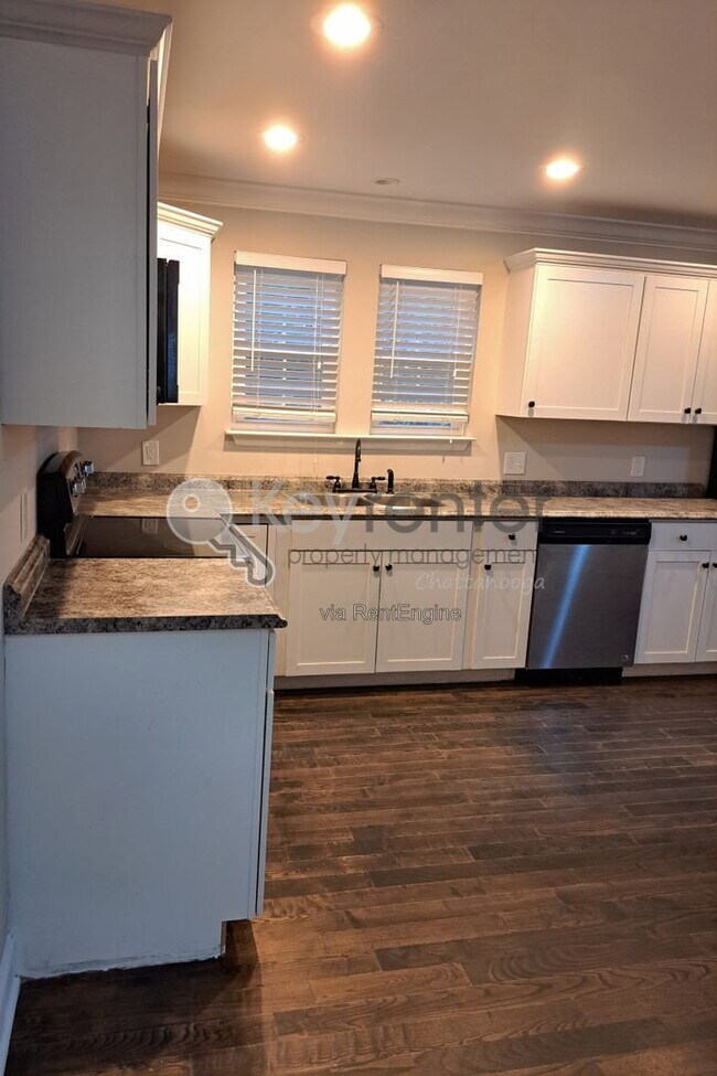 Foto del edificio - 3583 Crompton St