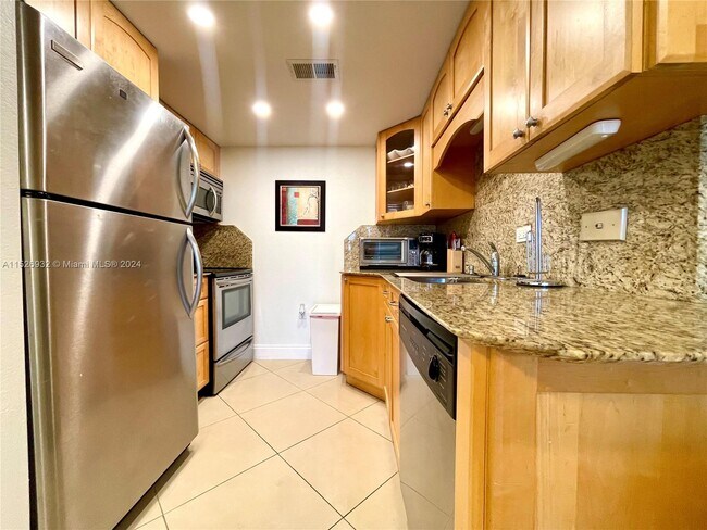 Building Photo - 20505 E Country Club Dr
