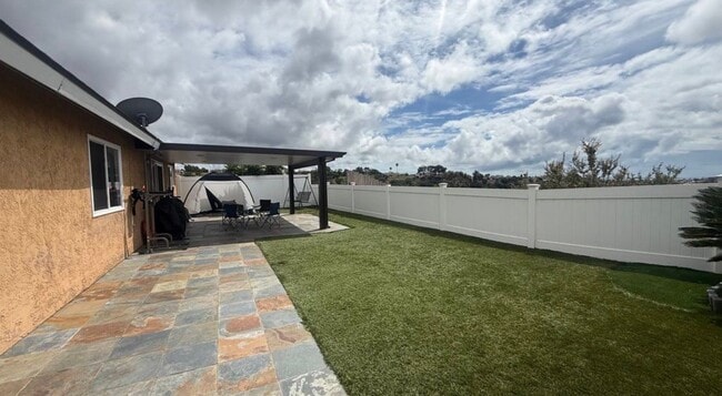 Building Photo - 798 Carefree Dr