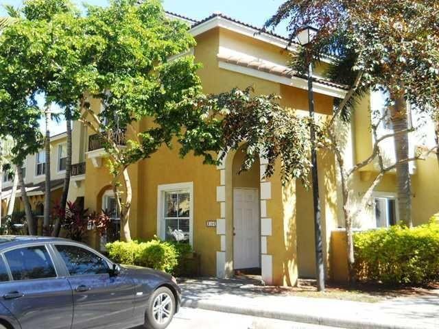 Foto del edificio - 3156 Merrick Terrace