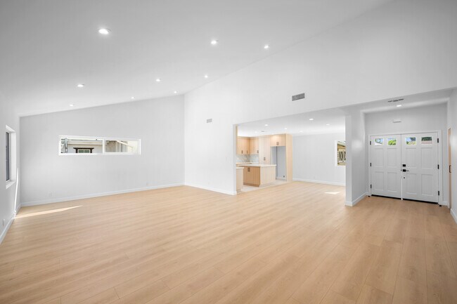 Foto del edificio - 16057 Knapp St