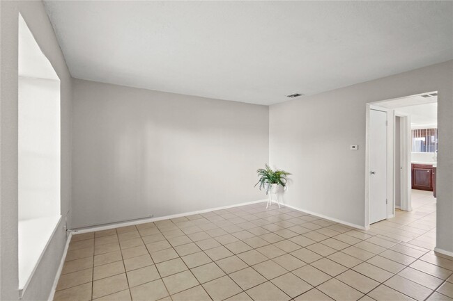 Building Photo - 12873 High Star Dr