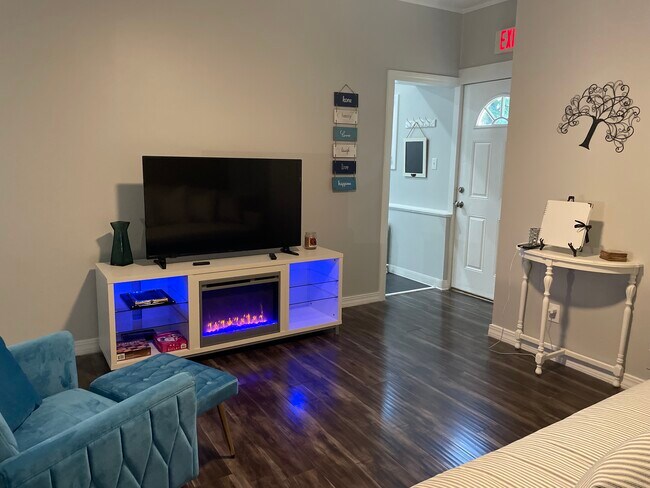 Foto del edificio - 415 W Camp Ground Rd