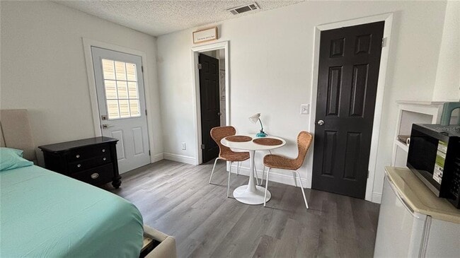 Building Photo - 855 Sunridge Point Dr