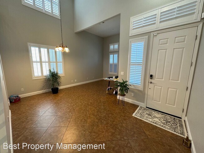 Building Photo - 4 br, 3 bath House - 665 Rice St