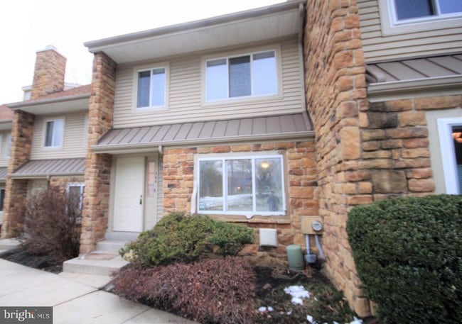 Building Photo - 304 Paddock Dr