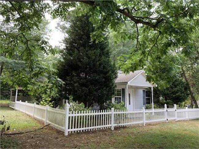 Building Photo - 1437 Alpine Dr