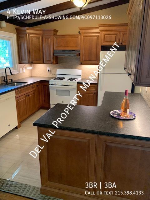 Building Photo - Improved Price!3 Bedroom Single Family Ran...