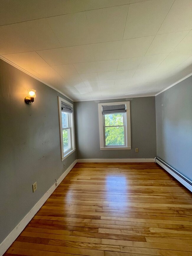 Building Photo - Single Family Home in Newburyport-Resident...